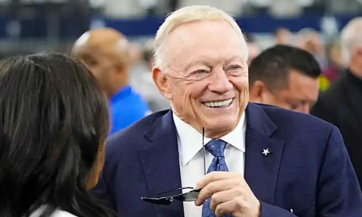 “WHAT IN THE RED, WHITE & BLUE?!” — Jerry Jones STUNS America With $7 MILLION Donation to Turning Point USA to Create Rival ‘All-American Halftime Show’… Fans Say He’s DECLARING WAR on the NFL! .Qu